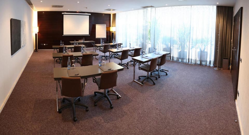 Meeting/conference room