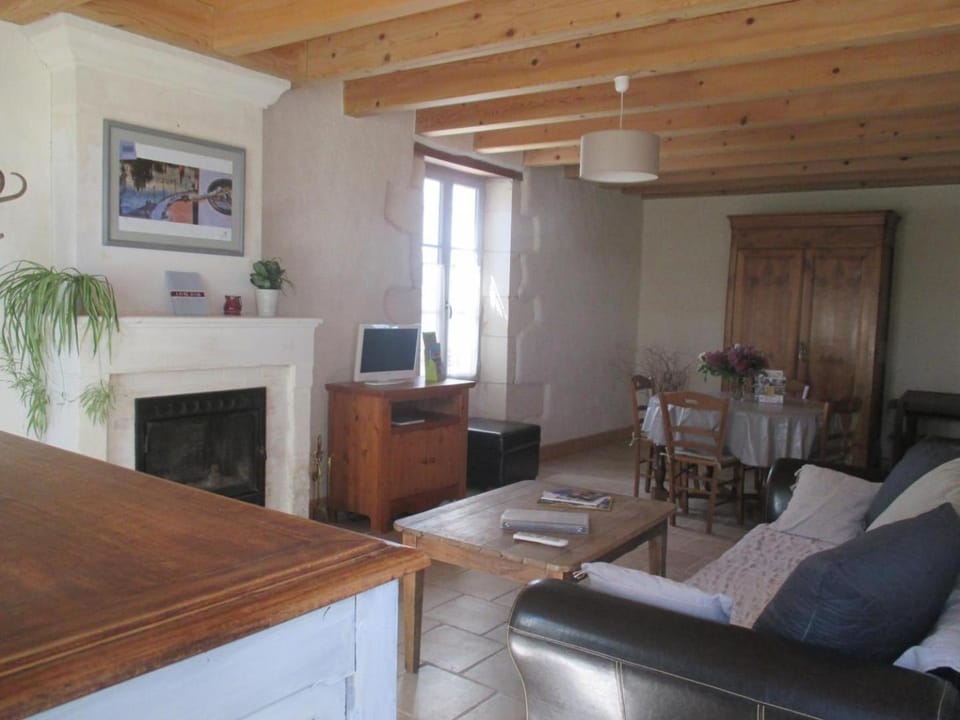 Communal lounge/ TV room, TV and multimedia, Living room, Lounge or bar, Seating area
