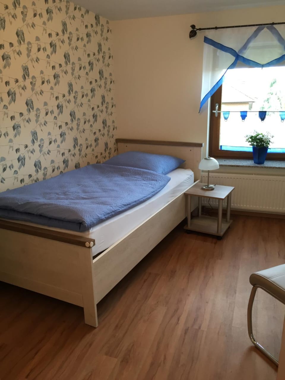Bed, People