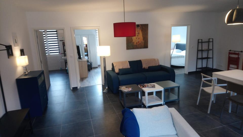 Living room, Dining area, Street view