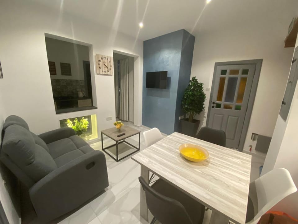 Cosy private townhouse in heart of Senglea House in Malta