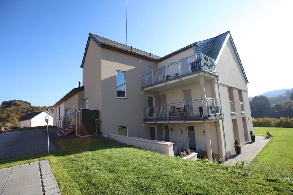 Property building, Garden, Balcony/Terrace, Garden view