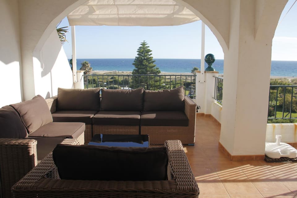 View (from property/room), Balcony/Terrace, Seating area