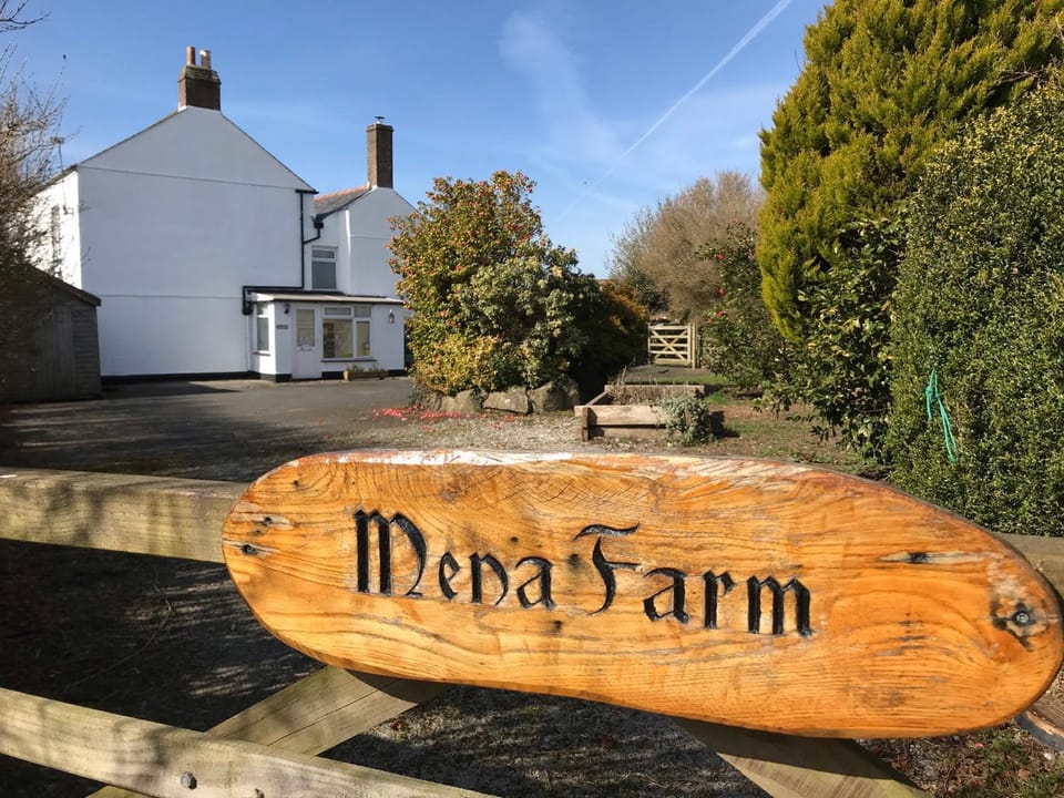 Property building, Property logo or sign, Garden view, Street view
