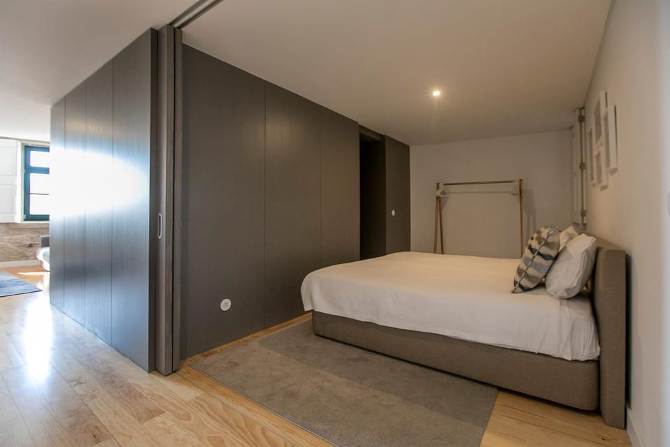 Modern 18th Century Flat Apartment in Porto
