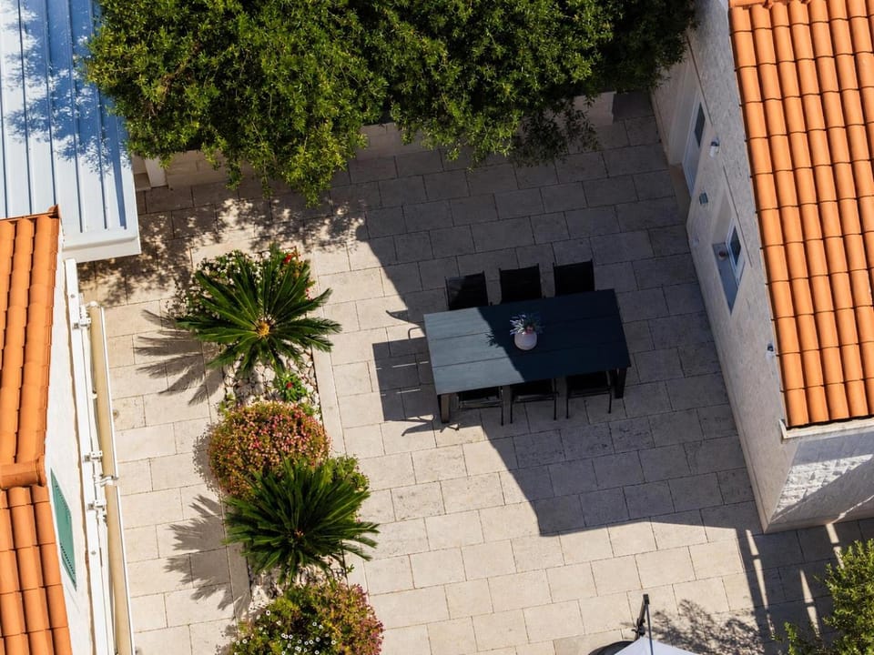 Villa TM with private heated pool, poolhouse & private garage House in Split-Dalmatia County