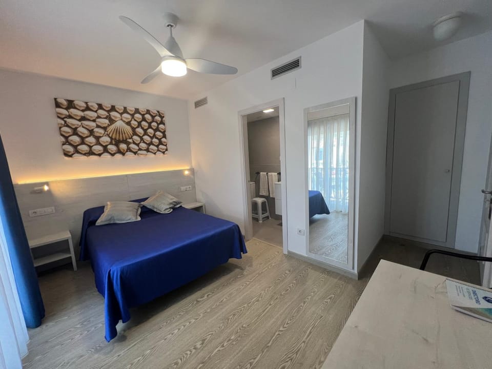 Bed, Other, Photo of the whole room, Bedroom, fireplace, room service, wardrobe, air conditioner