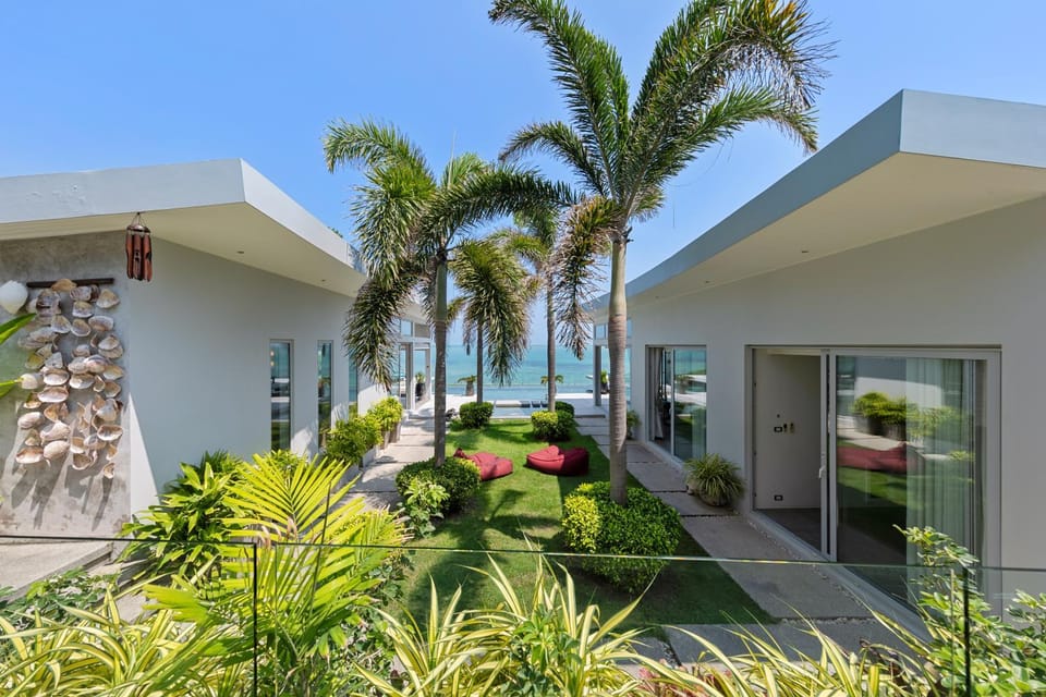 Property building, Garden view, Sea view