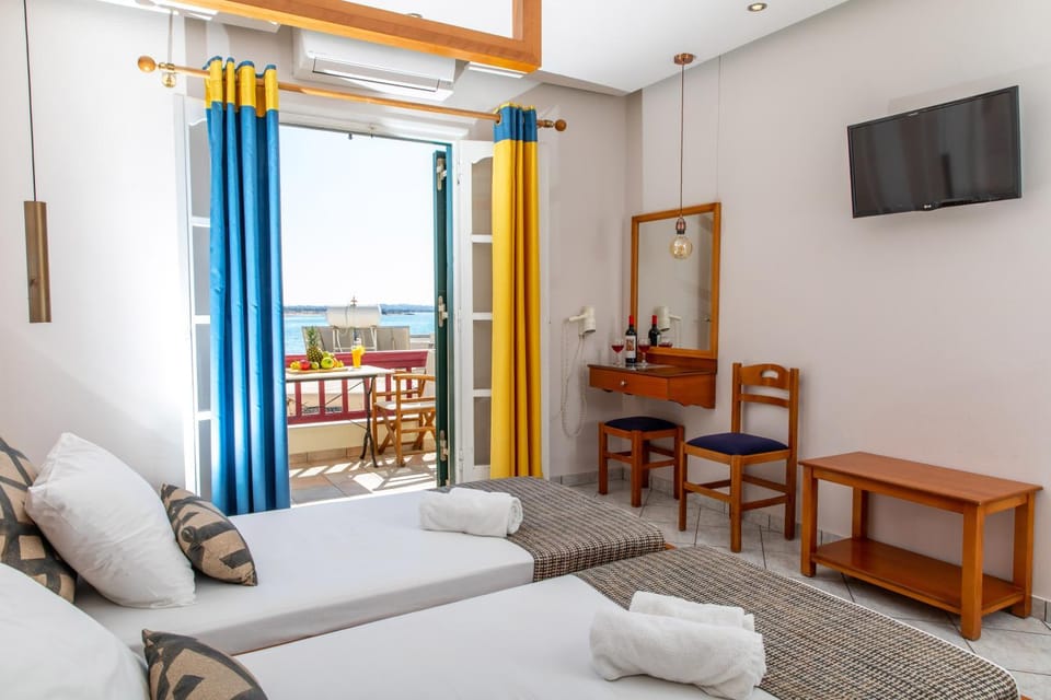 Bed, TV and multimedia, Balcony/Terrace, Photo of the whole room, Seating area, Bedroom, heating, towels, air conditioner