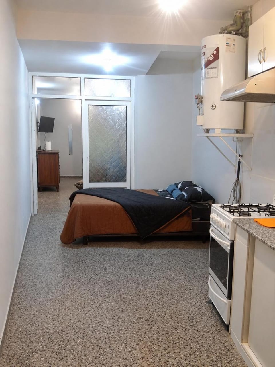 Bed, Kitchen or kitchenette, Photo of the whole room, Bedroom, oven, stove