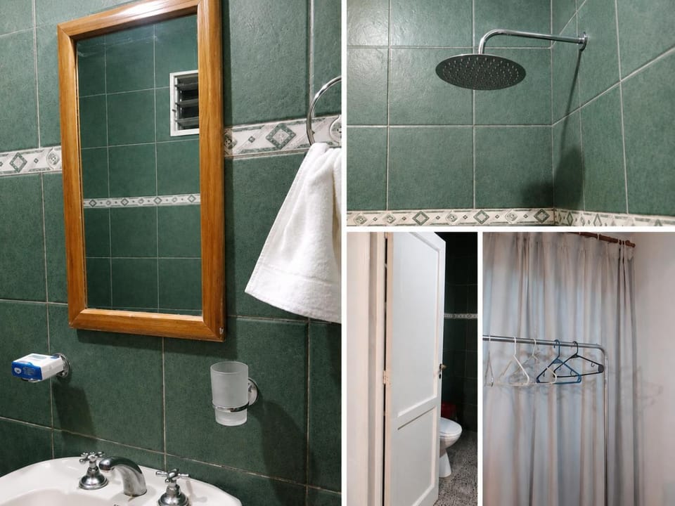 Shower, Bathroom, Decorative detail, bidet, towels