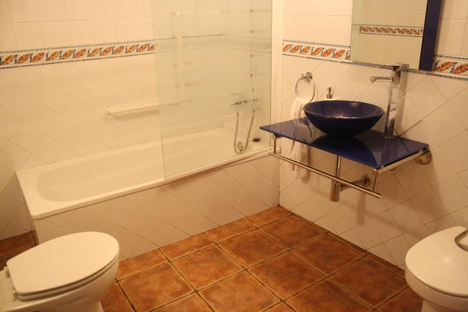 Bathroom, Area and facilities