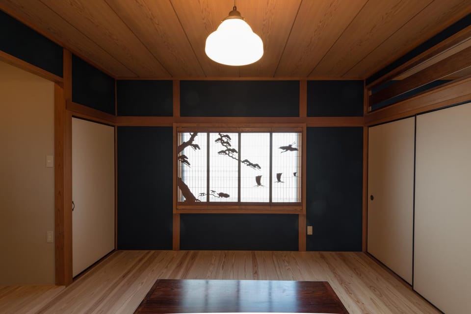 Living room, Mountain view, River view, Street view, Quiet street view