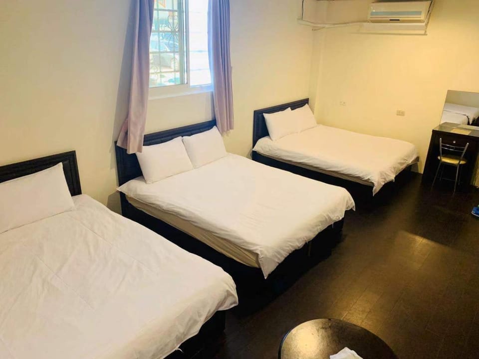 Bed, Bedroom, air conditioner