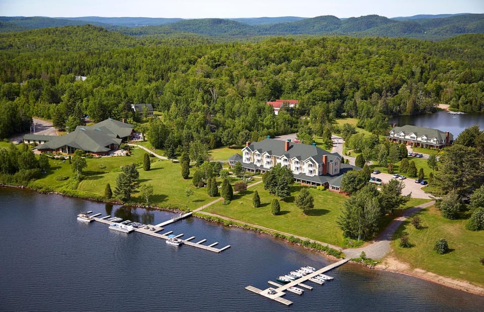 Property building, Bird's eye view, Lake view