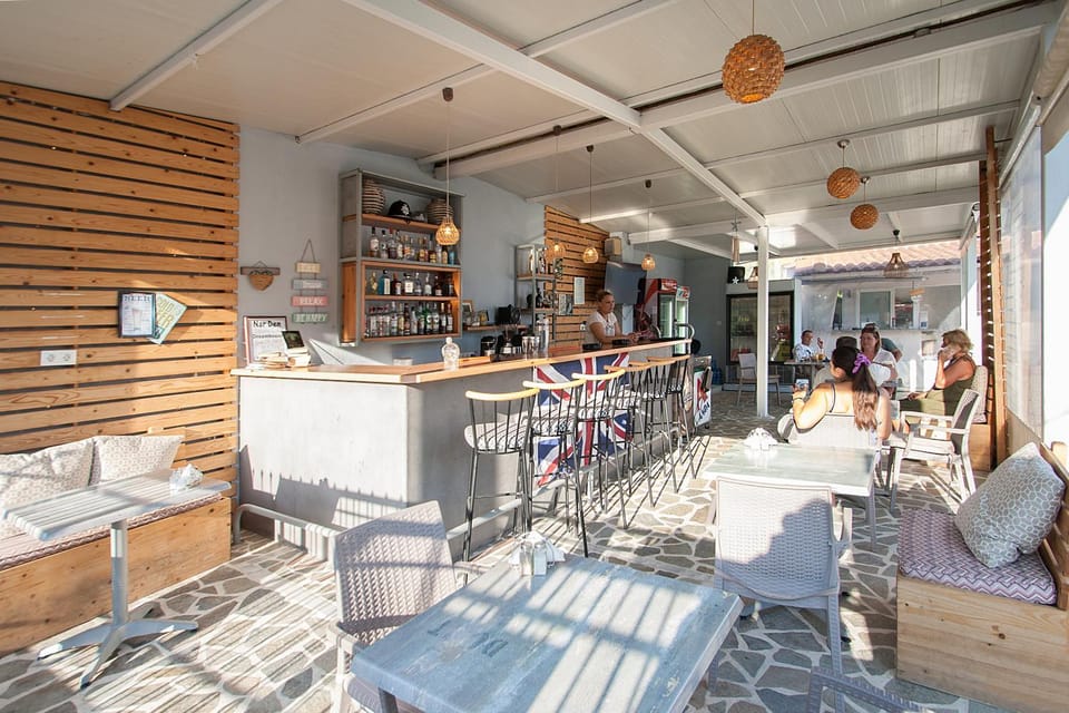 Lounge or bar