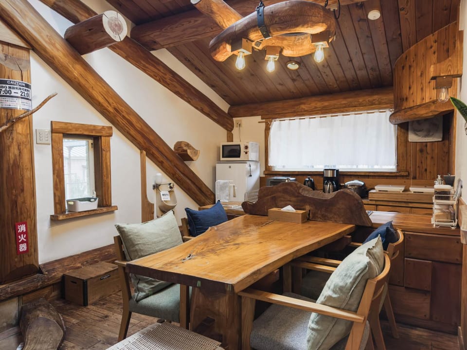 Dining area, kitchen