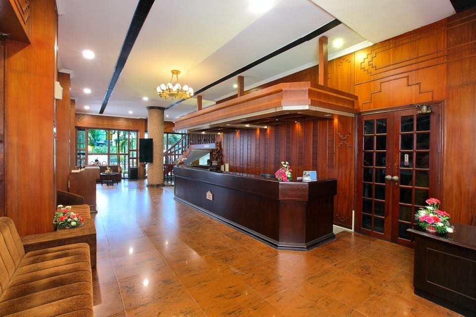 Nearby landmark, Staff, Staff, Communal lounge/ TV room, Spring, People, Activities, Winter, Summer, Lobby or reception, Floor plan, Autumn, On site, Guests, Street view, Area and facilities, Supermarket/grocery shop, Shopping Area, children, young children, older children, group of guests, Family, Family