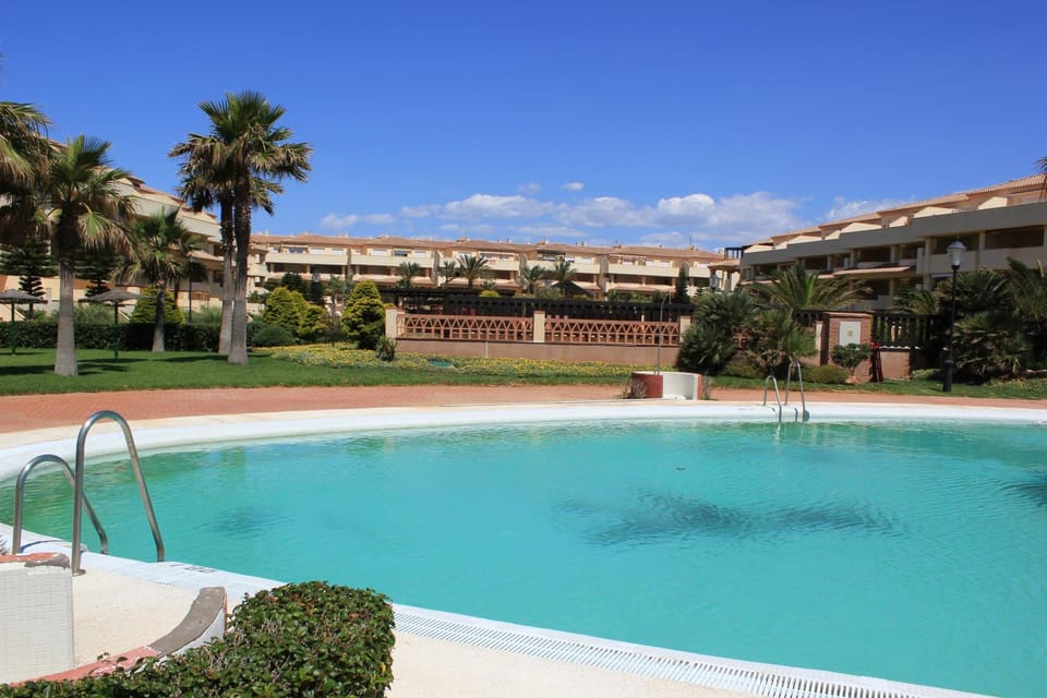 Swimming pool, Swimming pool