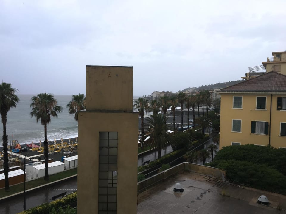 Una finestra sul mare Apartment in Liguria