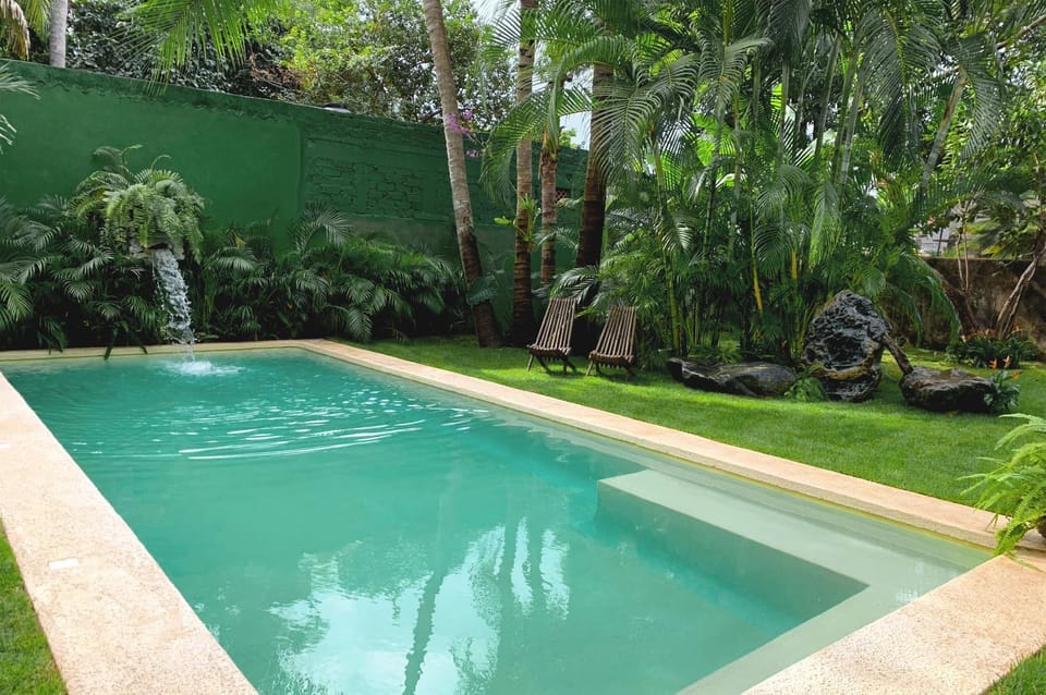 Swimming pool