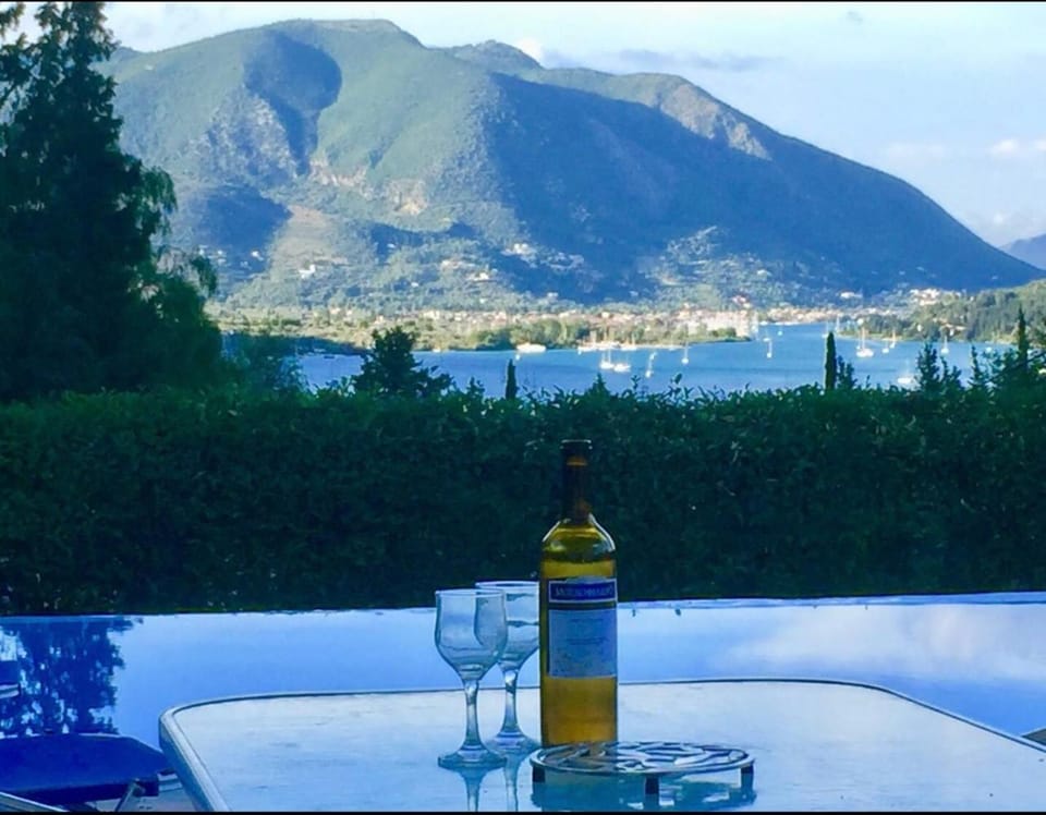 Mountain view, Sea view
