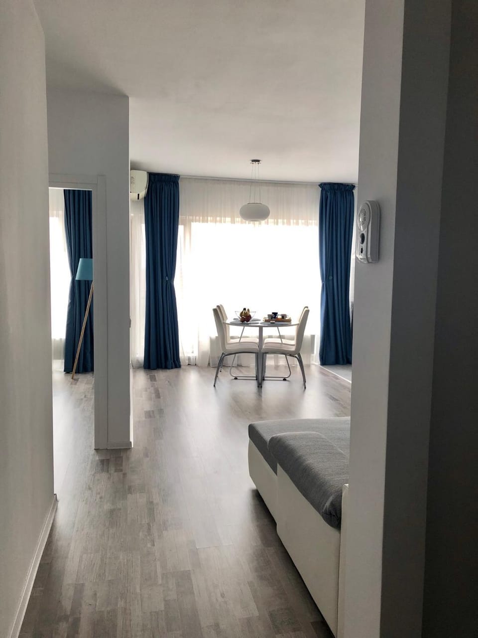 Living room, Photo of the whole room, Dining area