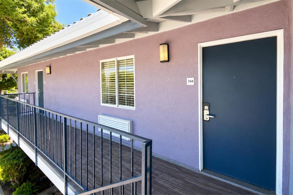 Property building, Balcony/Terrace