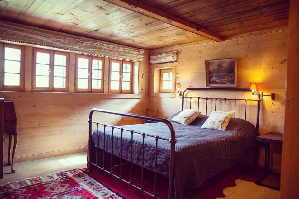 Mountain view, bunk bed