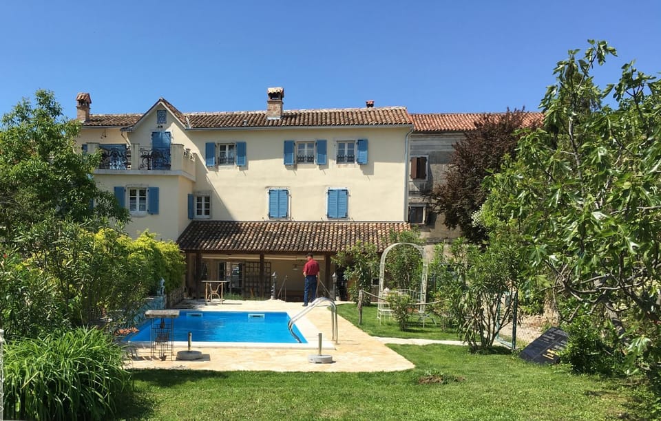 Property building, BBQ facilities, Garden, Balcony/Terrace, Swimming pool, Swimming pool