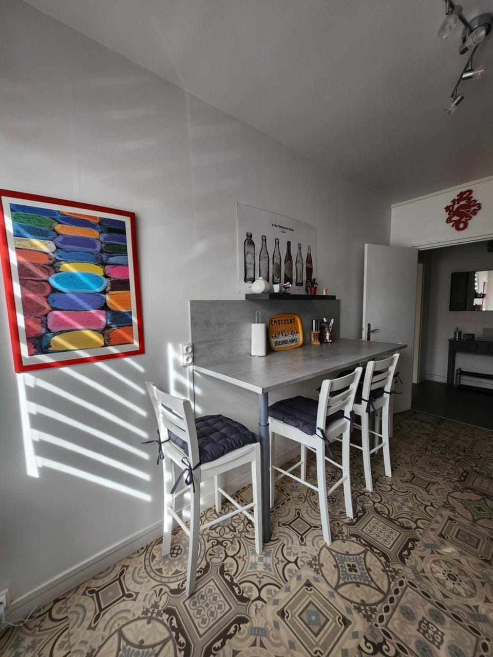 Dining area, kitchen