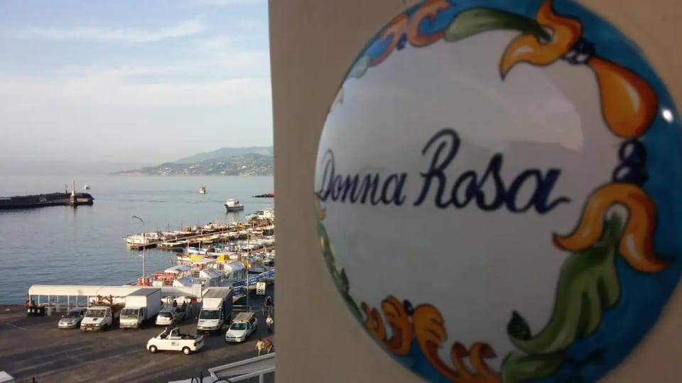 View (from property/room), Logo/Certificate/Sign, Sea view