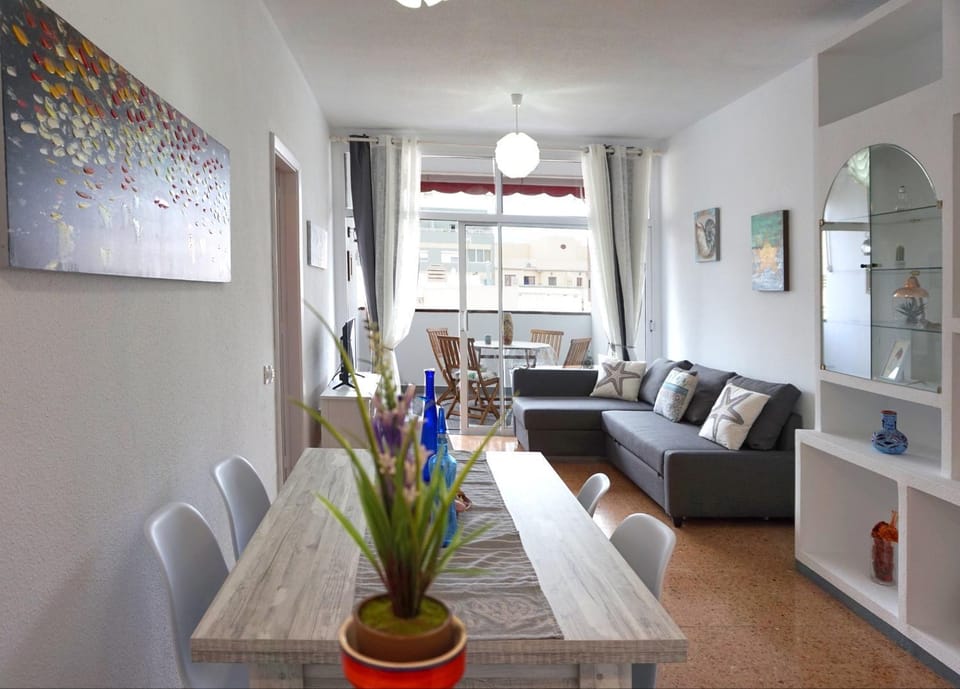 TV and multimedia, Coffee/tea facilities, Balcony/Terrace, Living room, Lounge or bar, Seating area, Dining area