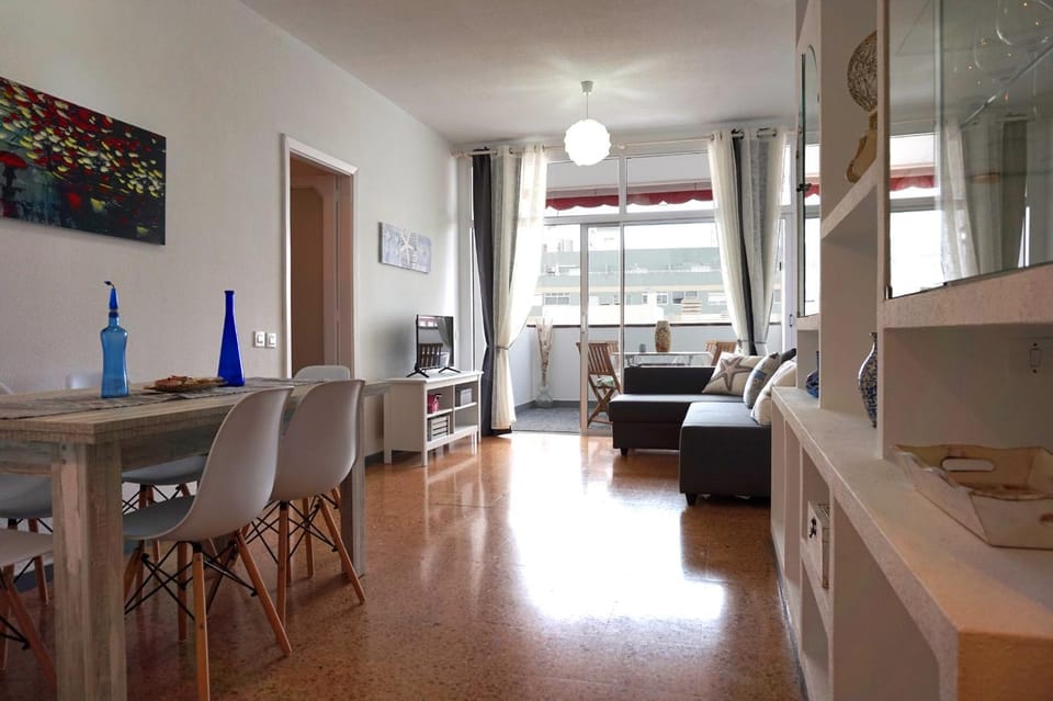 Coffee/tea facilities, Balcony/Terrace, Living room, Dining area