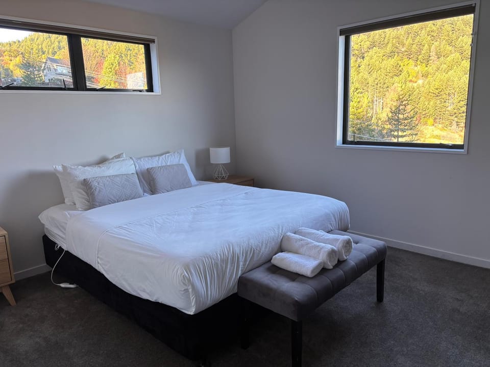 Closeburn LakeView House Vacation rental in Otago
