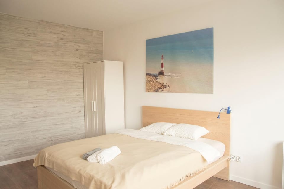 Bed, Photo of the whole room, Decorative detail