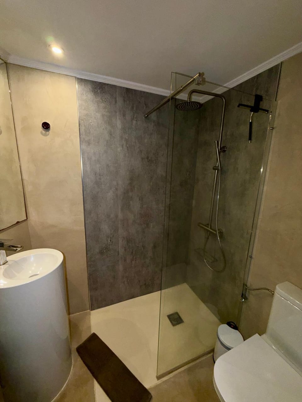Shower, Toilet, Bathroom, Bath