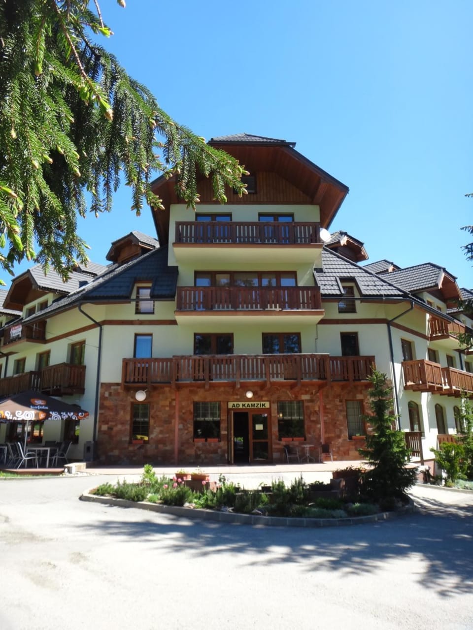 Property building, Facade/entrance