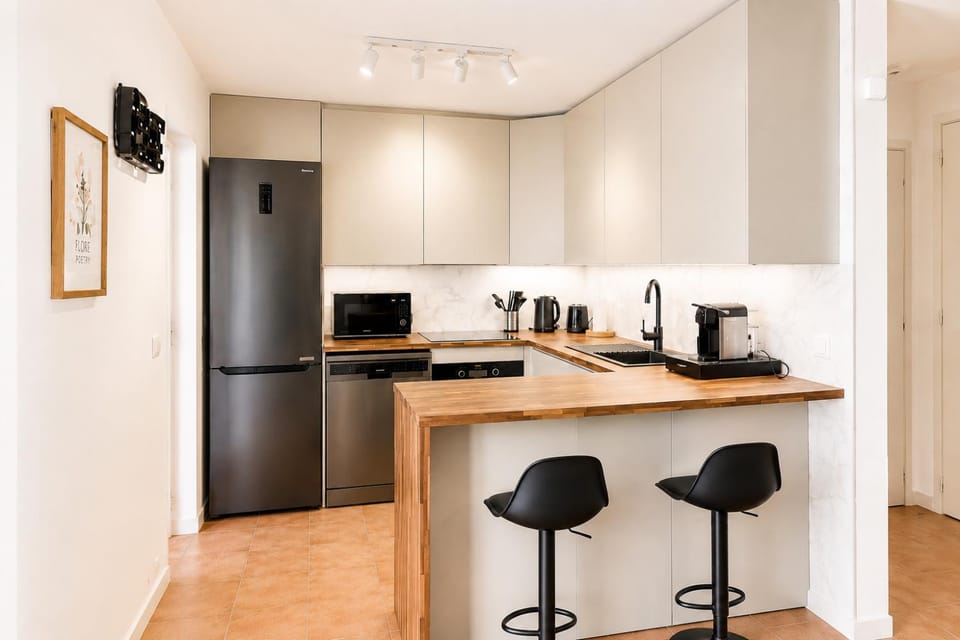 Kitchen or kitchenette, kitchen
