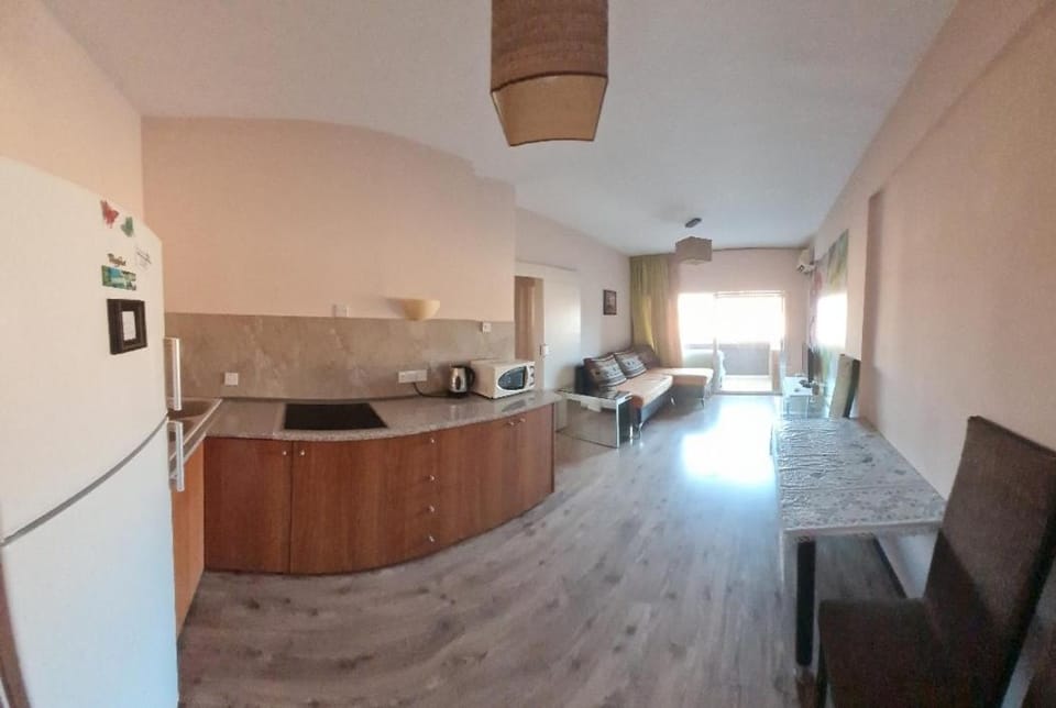 flat next to papas Apartment in Germasogeia