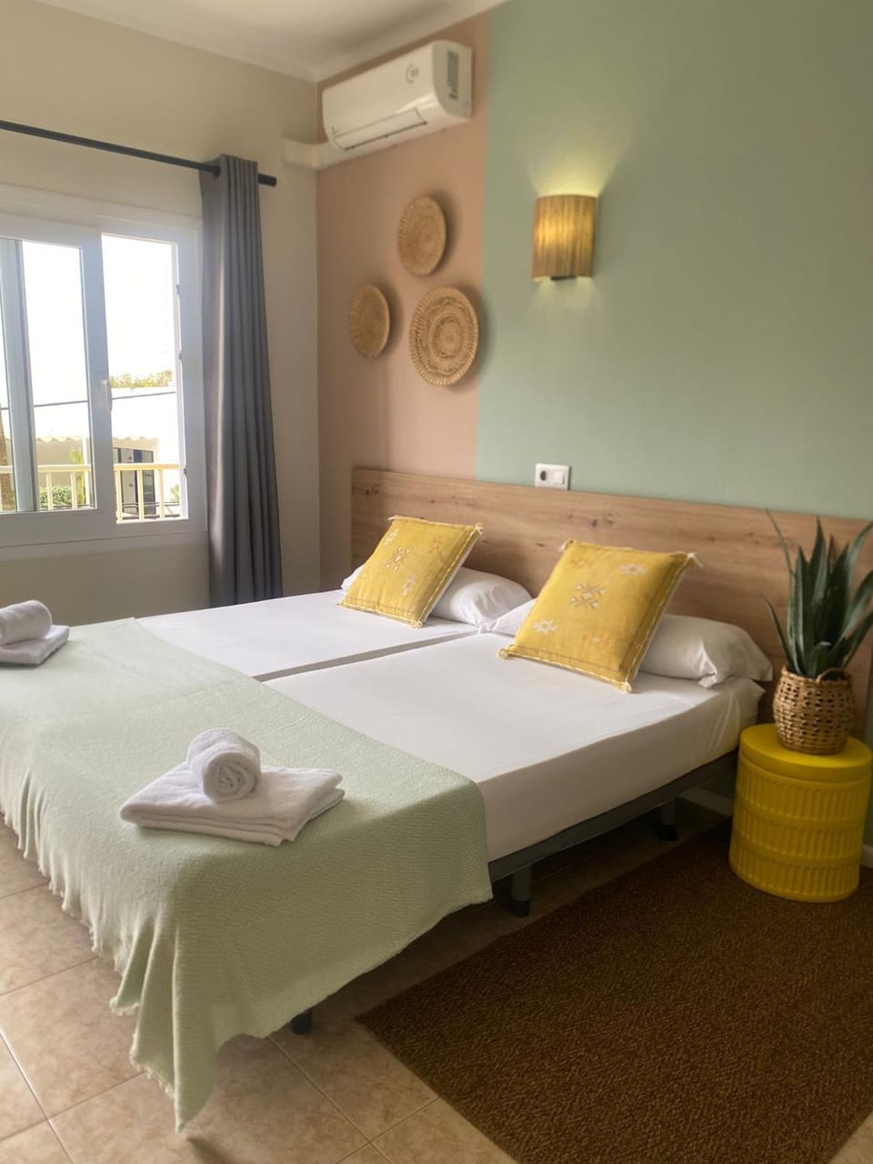 Hostal Playa de Palma Bed and Breakfast in Migjorn
