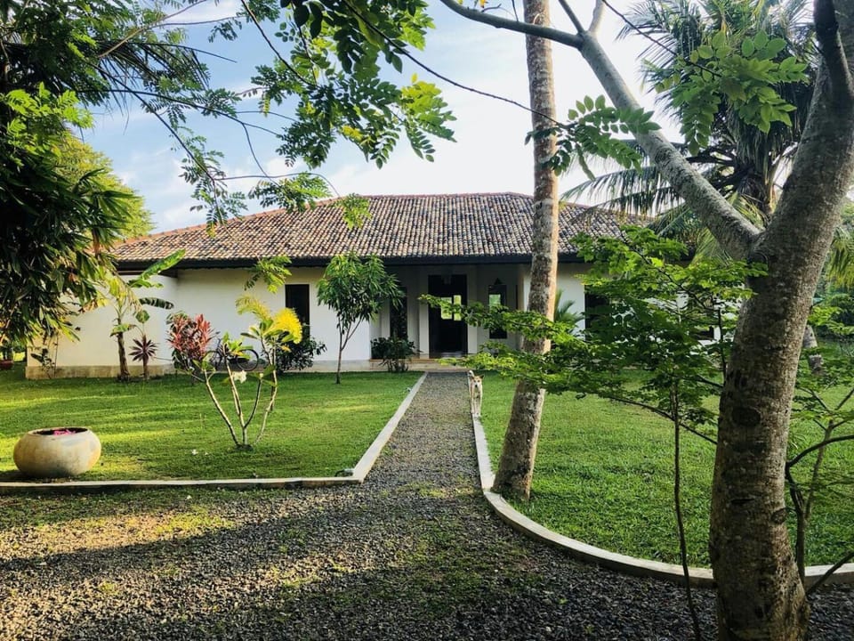 FireMoonGarden by Peacock Villa Villa in Mirissa