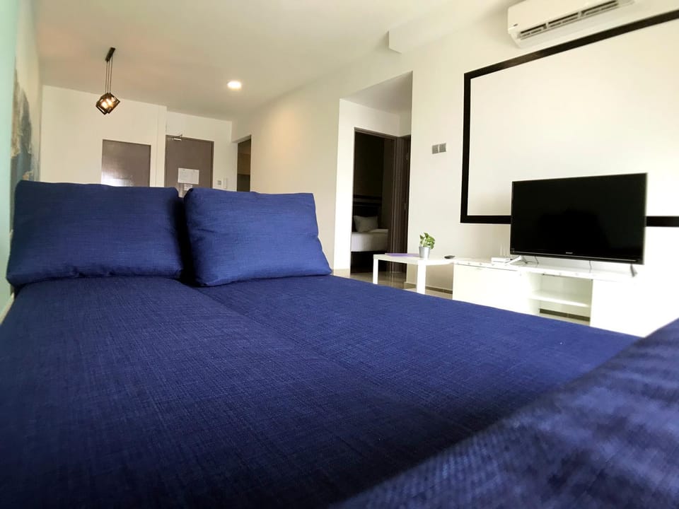 Bed, Living room, Seating area