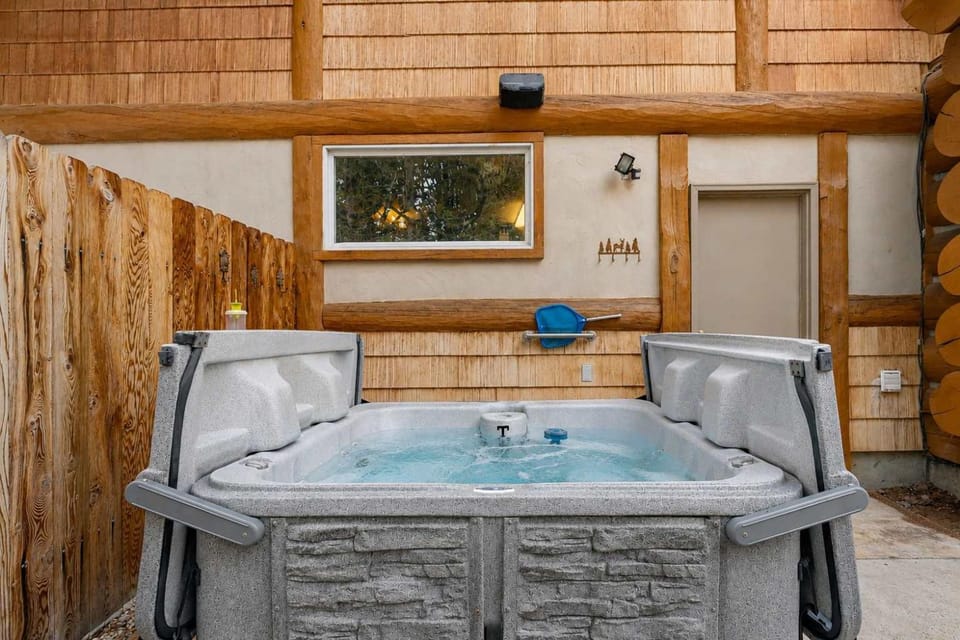 Pinedale Cabin Cabin in McCall