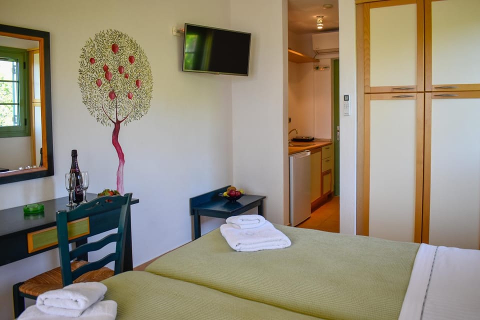 TV and multimedia, Photo of the whole room, Bedroom