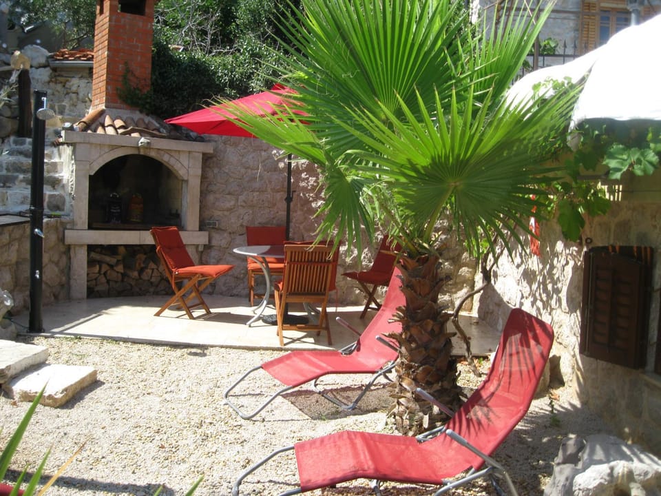 Property building, Patio, Day, sunbed