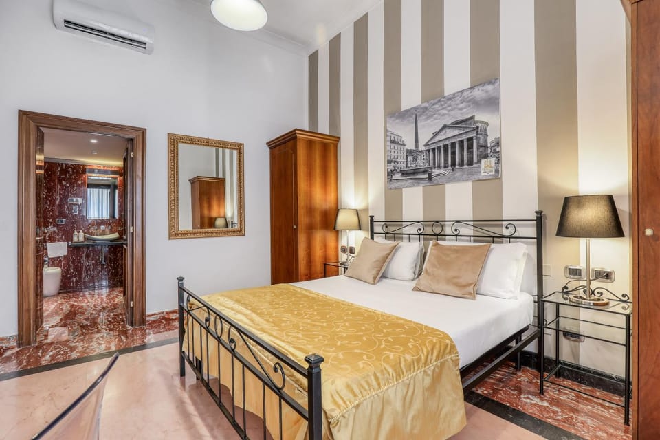 Bed, Photo of the whole room, Bedroom, wardrobe, air conditioner