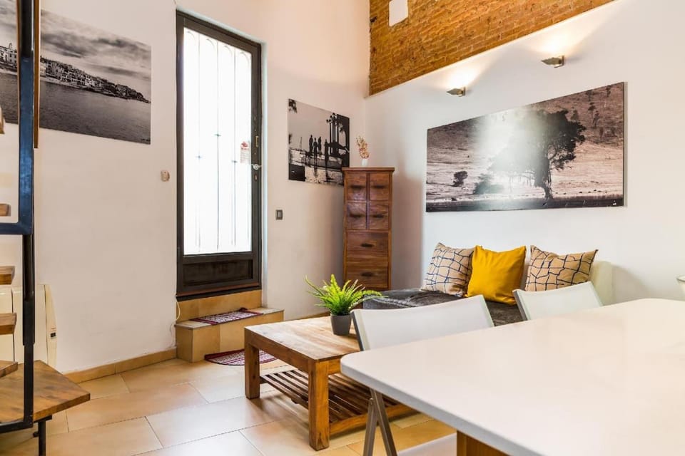 Fridays Flats Dreamy Duplex - Stylish Beach Loft Hotel in Barcelona