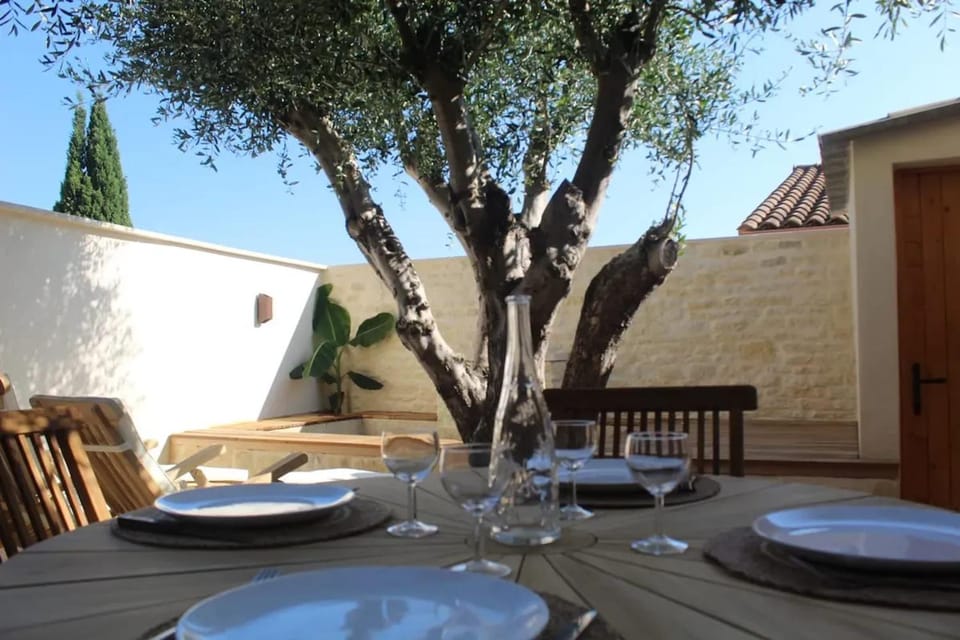 Maison de charme à Mérindol + Jardin House in Mallemort