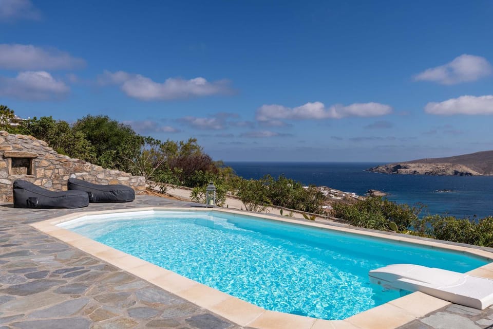 Summer Mood Villas "Plus" - 6 bedroom villa Villa in Mykonos, Mikonos 846 00, Greece
